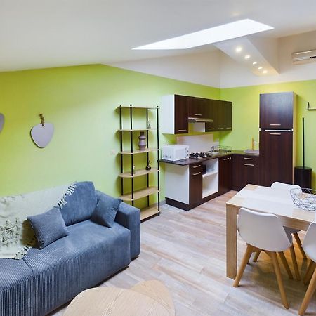Le Perchoir Romillon Apartment Ромили-сюр-Сен Екстериор снимка